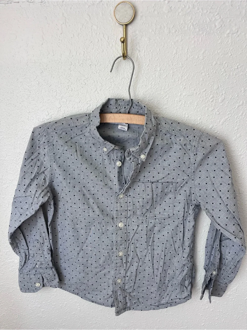 boys Light Gray Dot-Pattern Button-Up Shirt